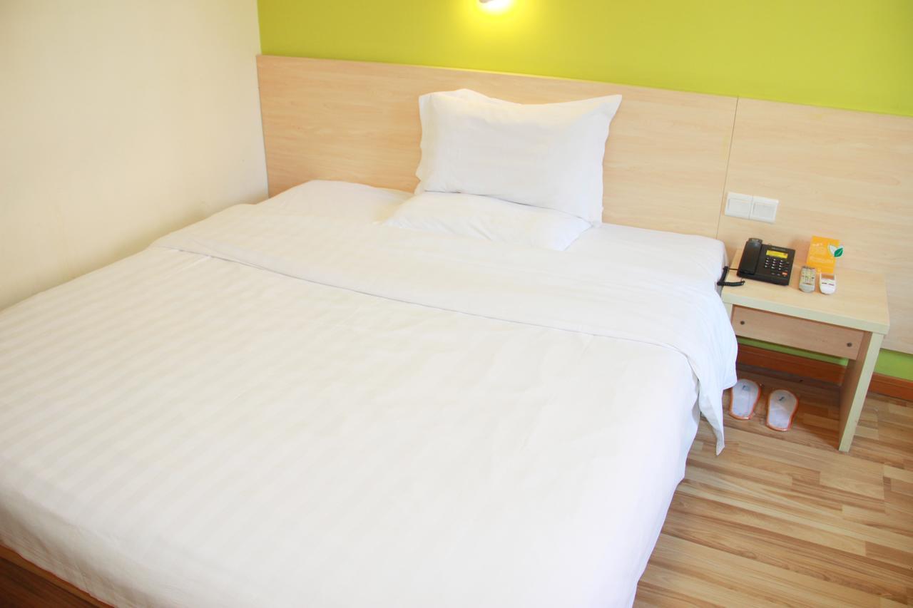 7Days Inn Huludao Xingcheng Hot Spring Street ภายนอก รูปภาพ