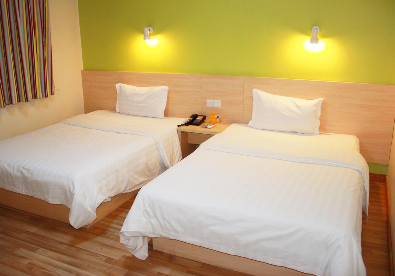 7Days Inn Huludao Xingcheng Hot Spring Street ภายนอก รูปภาพ