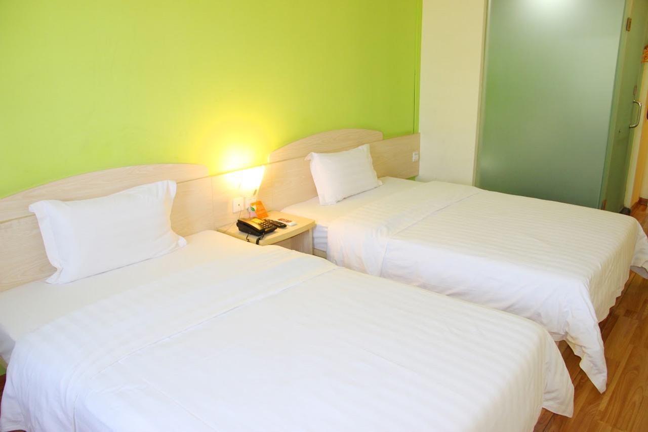 7Days Inn Huludao Xingcheng Hot Spring Street ภายนอก รูปภาพ