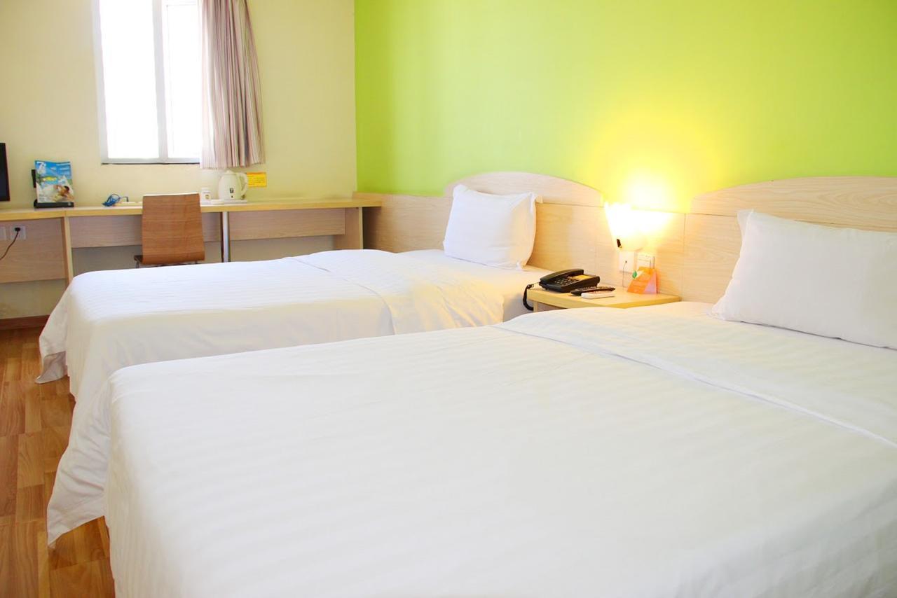 7Days Inn Huludao Xingcheng Hot Spring Street ภายนอก รูปภาพ